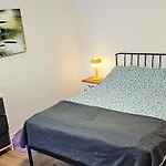 8 Person In Oster Assels-by Traum Oster Assels