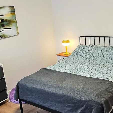 8 Person In Oster Assels-by Traum Oster Assels
