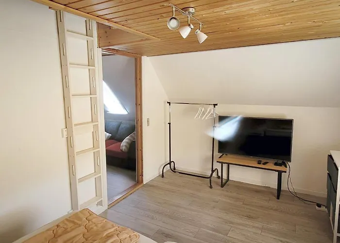 8 Person In Oster Assels-by Traum Oster Assels